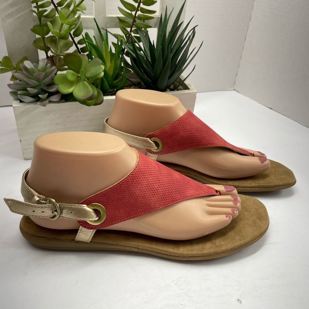AEROSOLES Red and Tan Sandals for Women in new condition - Picture 2 of 4
